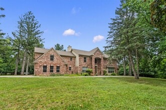Building Photo - 1592 Lone Pine Rd