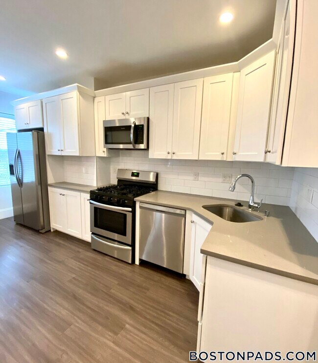 Building Photo - 147 Cottage St