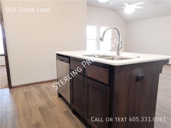 Foto del edificio - 949 Chase Ln