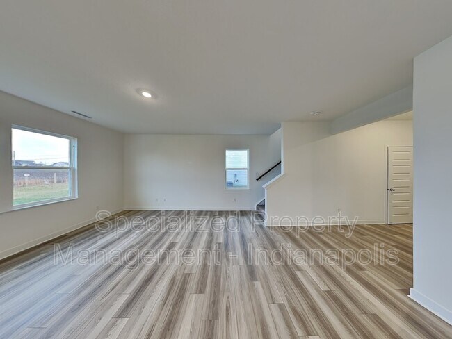 Building Photo - 1039 Holmdale Dr
