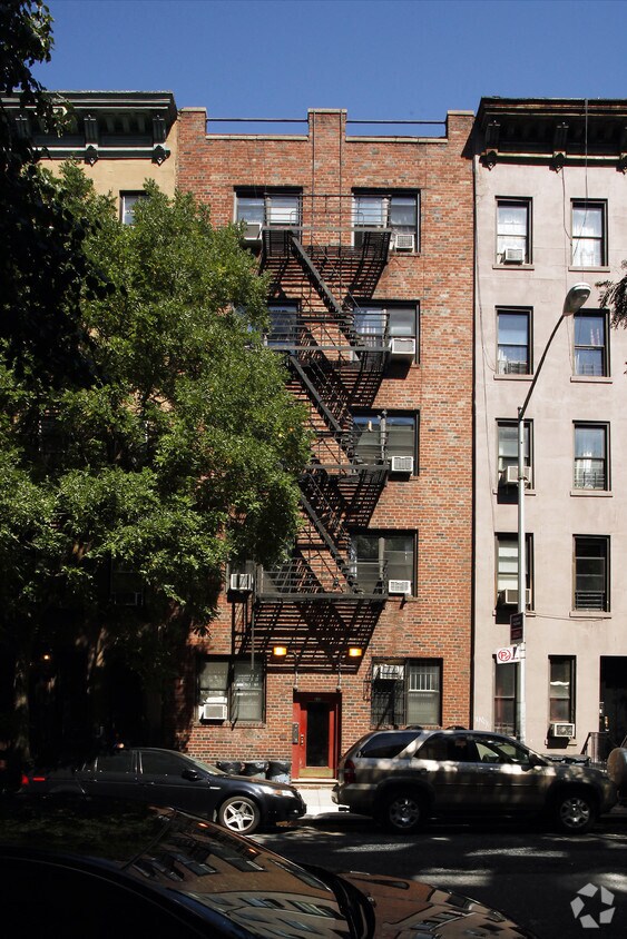 Primary Photo - 445 W 48th St