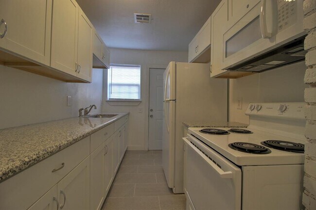 Foto del edificio - 1004 NE 19th St