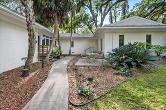 Building Photo - 1205 Gardenia Dr