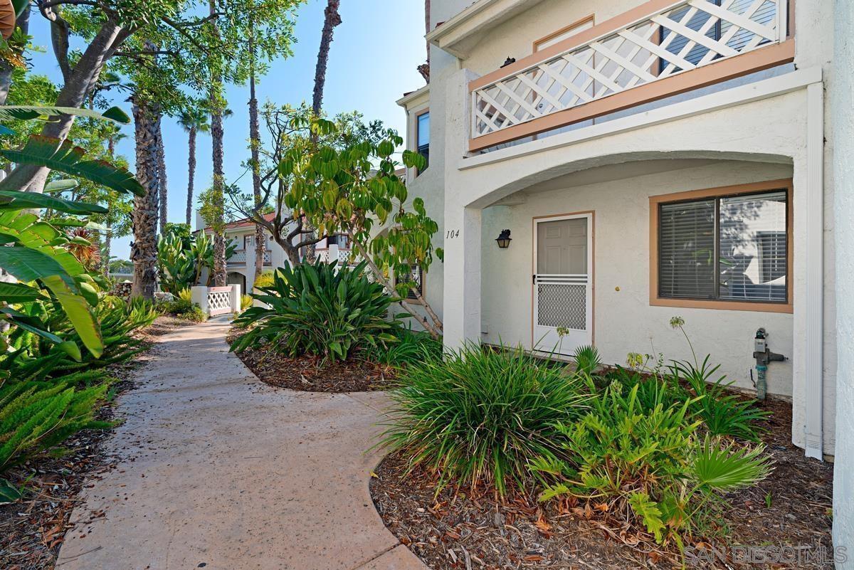 Foto principal - 9489 Fairgrove Ln