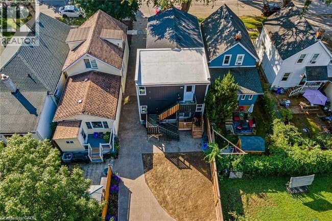 Building Photo - 159 Beech St