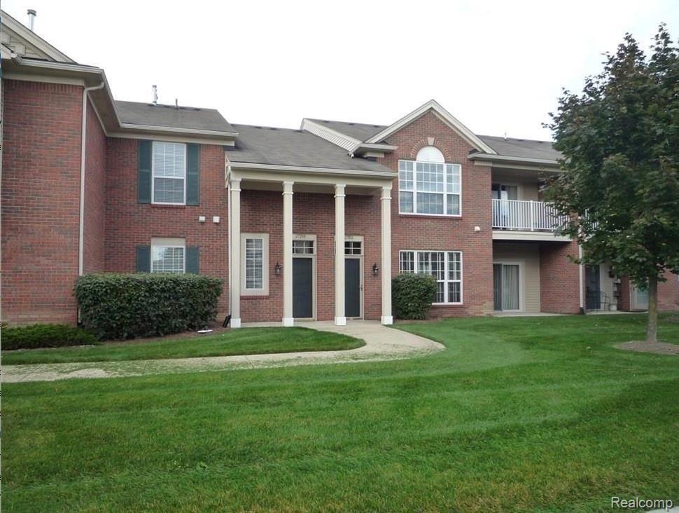 Primary Photo - 27208 Chesapeake Cir