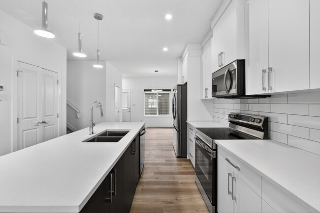 Building Photo - 28 Renwyck Pl