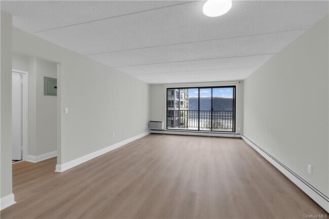 Foto del edificio - 1116 Warburton Ave