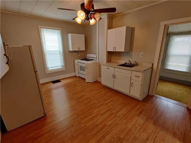 Foto del edificio - 406 W Franklin St