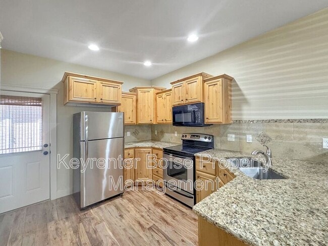 Foto del edificio - 2223 S Dorothy Ave