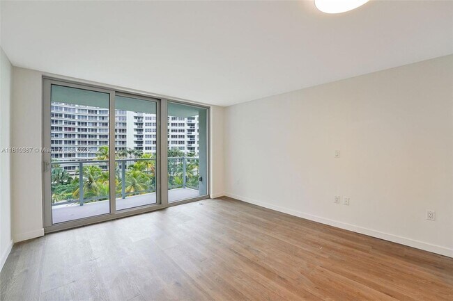 Foto del edificio - 1500 Bay Rd