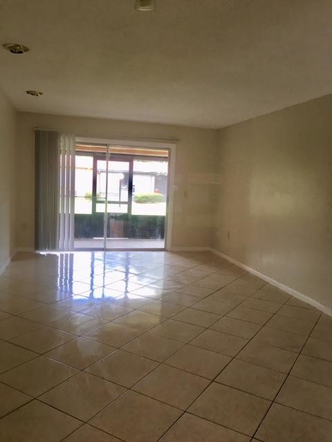Building Photo - 2727 W. Oak Ridge Road #8-1
