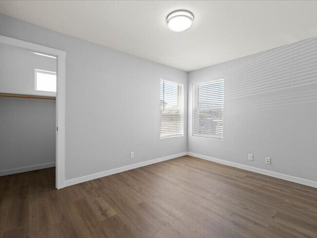 Foto del edificio - 6305 Chapel Hill Blvd