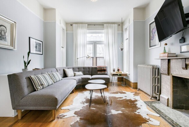 Foto del edificio - 834 N Damen Ave
