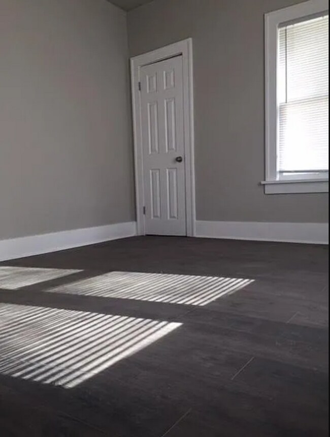 Building Photo - 2 Bed | 1 Bath | $1500 | Near TU
