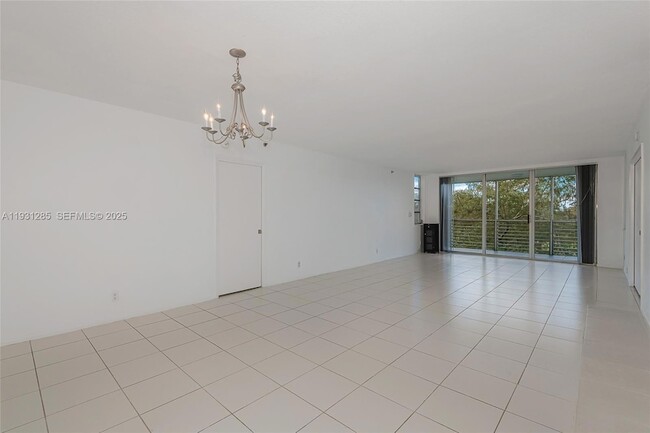 Photo - 625 Oaks Dr Apartment