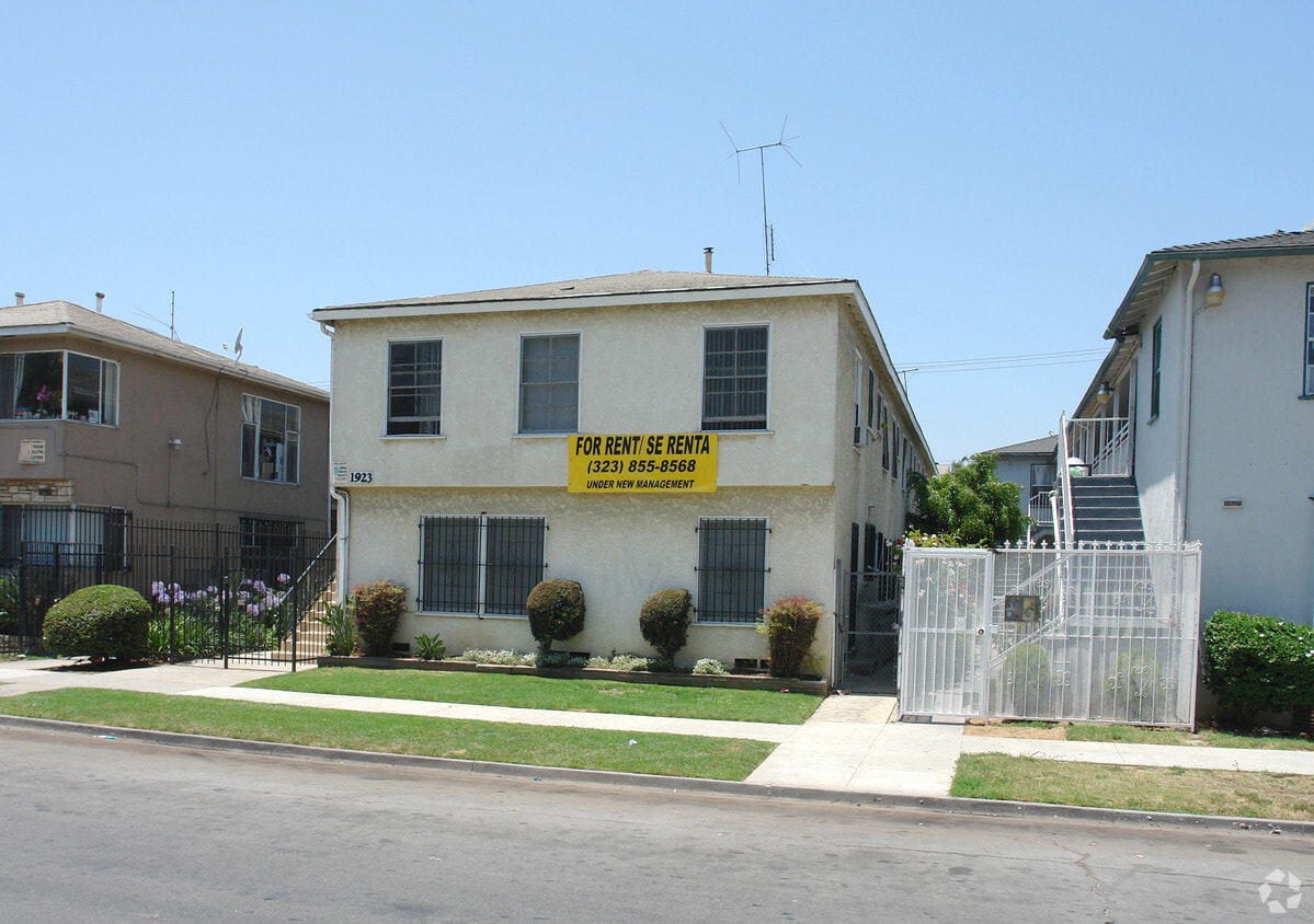 Building Photo - 1923 Pine Ave