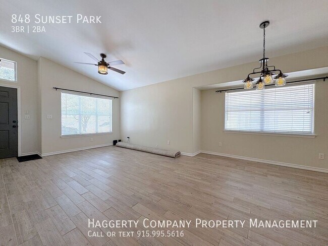 Foto del edificio - 848 Sunset Park Dr