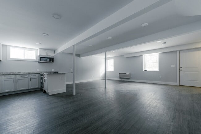 Building Photo - Knollwood
