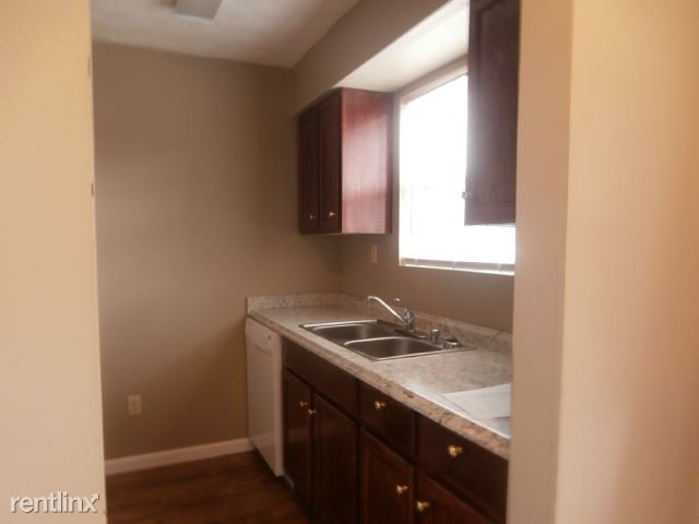 Building Photo - 2 br, 1.5 bath Townhome - 1136 Northwood L...