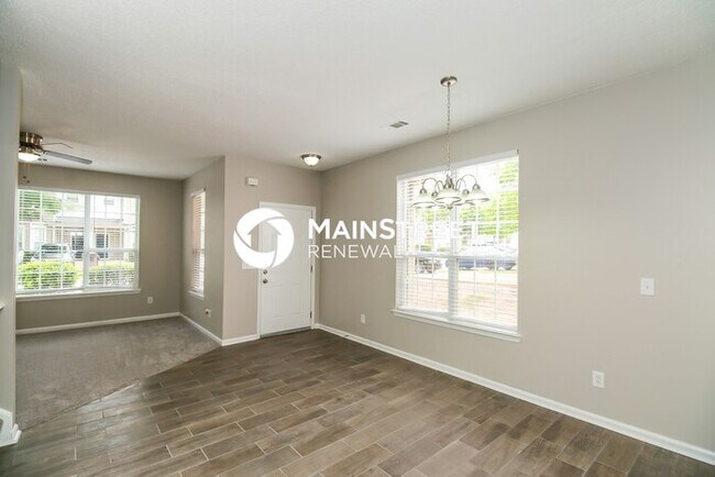 Building Photo - 3 Bedroom Pet-Friendly Home in Hampton, GA with Main Street Renewal