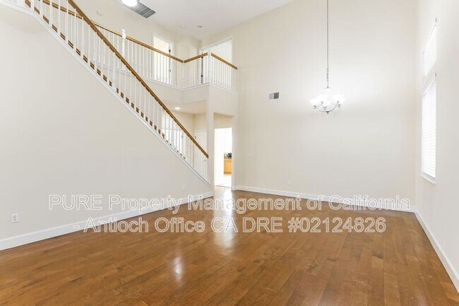 Foto del edificio - 5208 Rainwood Way