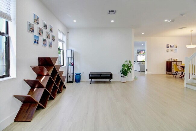 Photo - 21016 NE 2nd Ct House