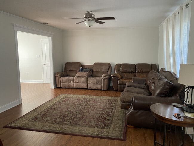 Building Photo - 311 Brady St