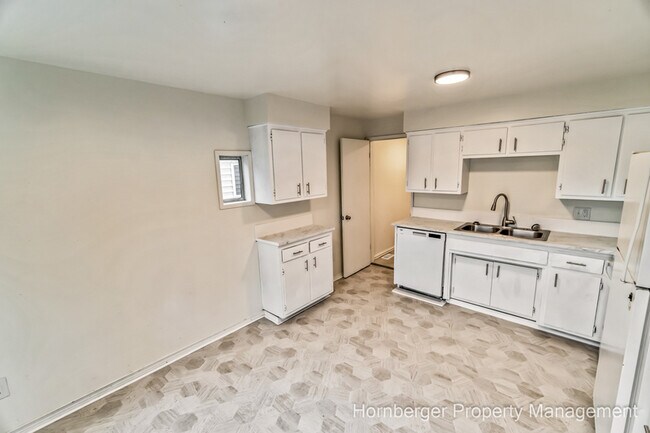 Foto del edificio - 2125 W Grace Ave