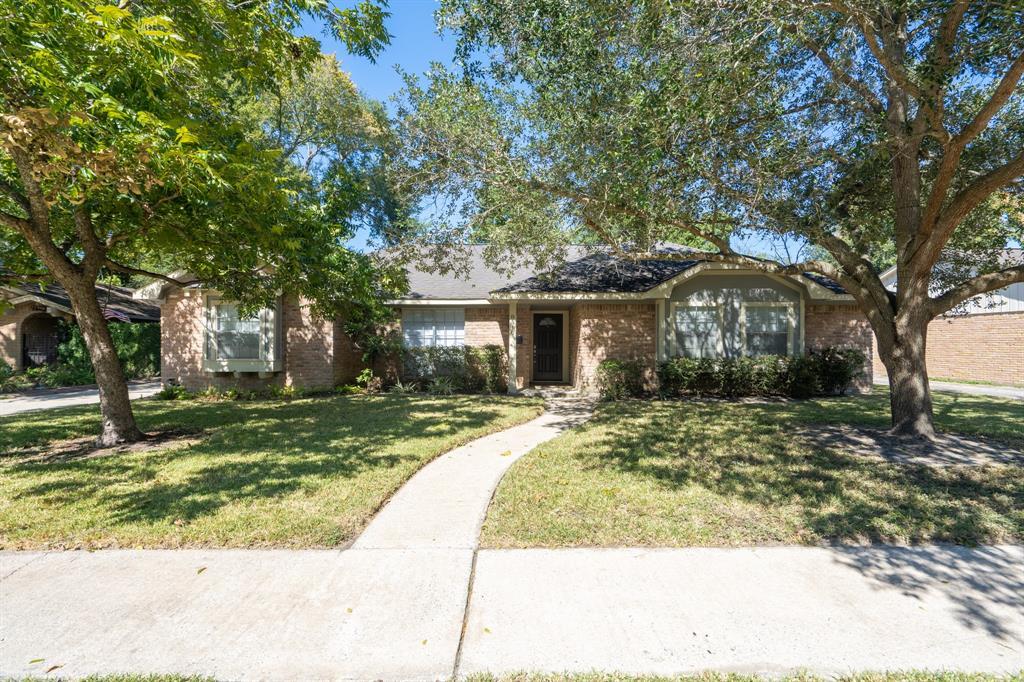 8510 Braesdale Ln, Houston, TX 77071 House for Rent in Houston, TX