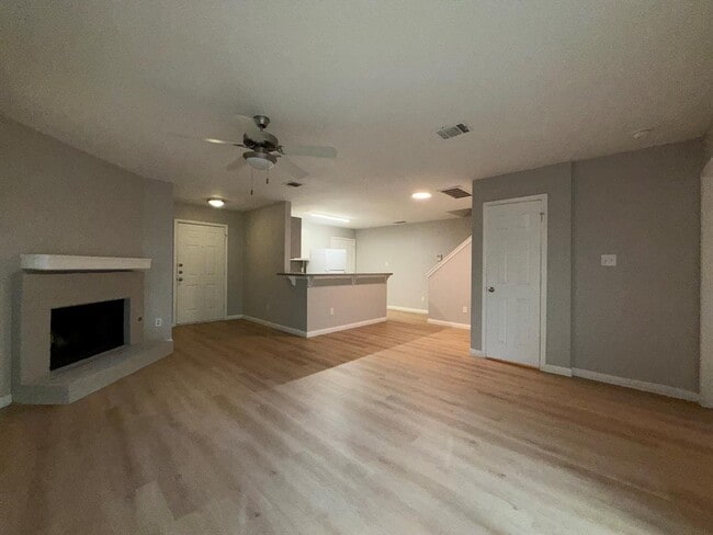 Building Photo - 2906 Kestrel Dr