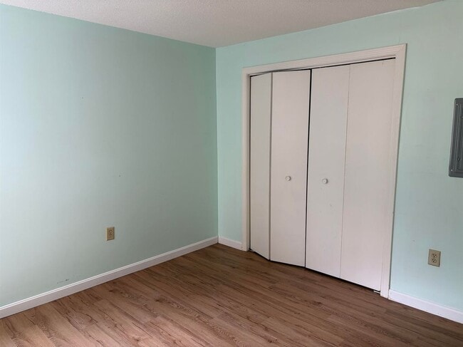 Building Photo - 904 White Cedar Blvd