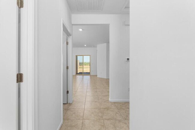 Building Photo - Tucson, AZ - House - $1,595.00 Available A...