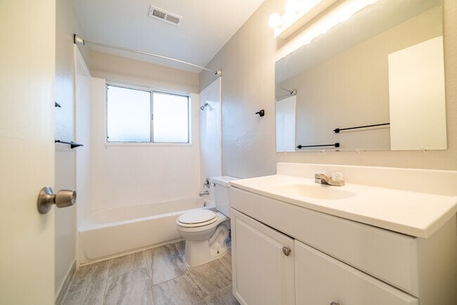 Photo - 269 Montgomery St W Apartment