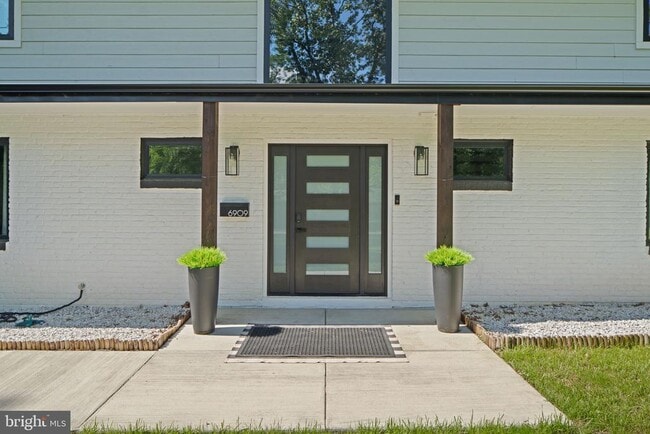 Building Photo - 6909 Pacific Ln