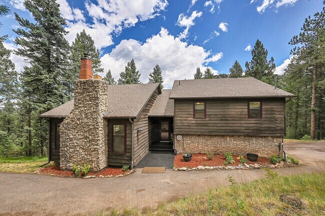 Building Photo - 26975 Fern Gulch Rd