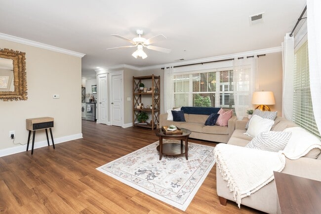 Foto del edificio - 3 Bedroom Flat, End unit Apartment - Available at Woodlands with $500 deposit. Ask your leasing a...