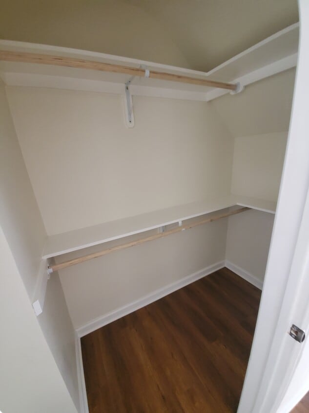 Walk in Closet - 1869 W 54th St