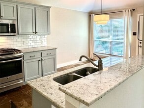 Building Photo - 3126 Ivy Bend Dr