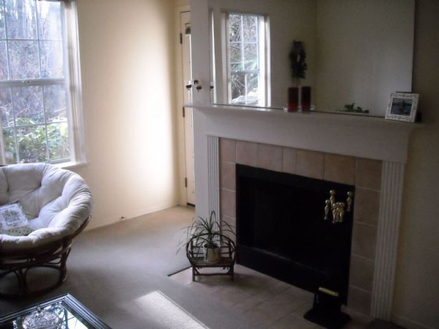 Building Photo - Charming 2BR 2BA Condo in Mercer Park