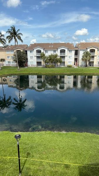 Foto principal - 2620 S University Dr
