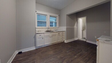 Building Photo - 3889 W 33rd St