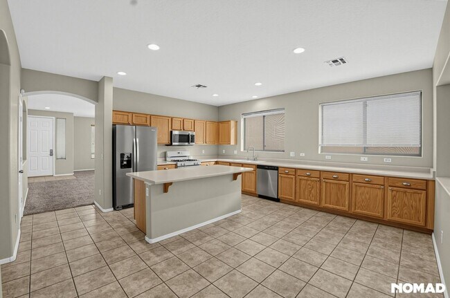 Foto del edificio - 3314 N 126th Dr