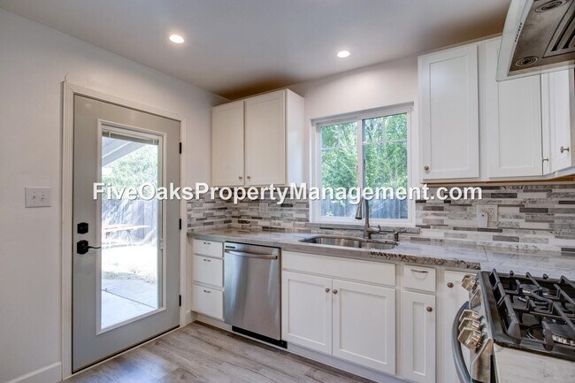 Foto del edificio - 218 Dean Way