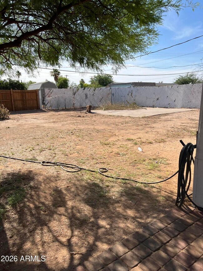 Foto del edificio - 5818 N Tally Ho Ln