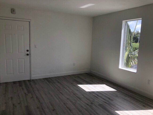 Foto del edificio - 960 SW 42nd Ave
