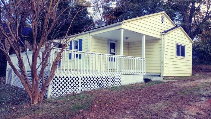 Primary Photo - Nice Three Bedroom House in Spartanburg SC!