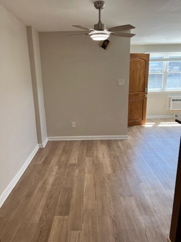 Foto del edificio - 4431 Rosemont Ave
