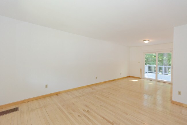 Building Photo - 12 Casino Dr