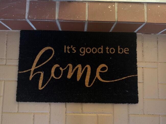 Building Photo - 1530 SW 193rd Ter